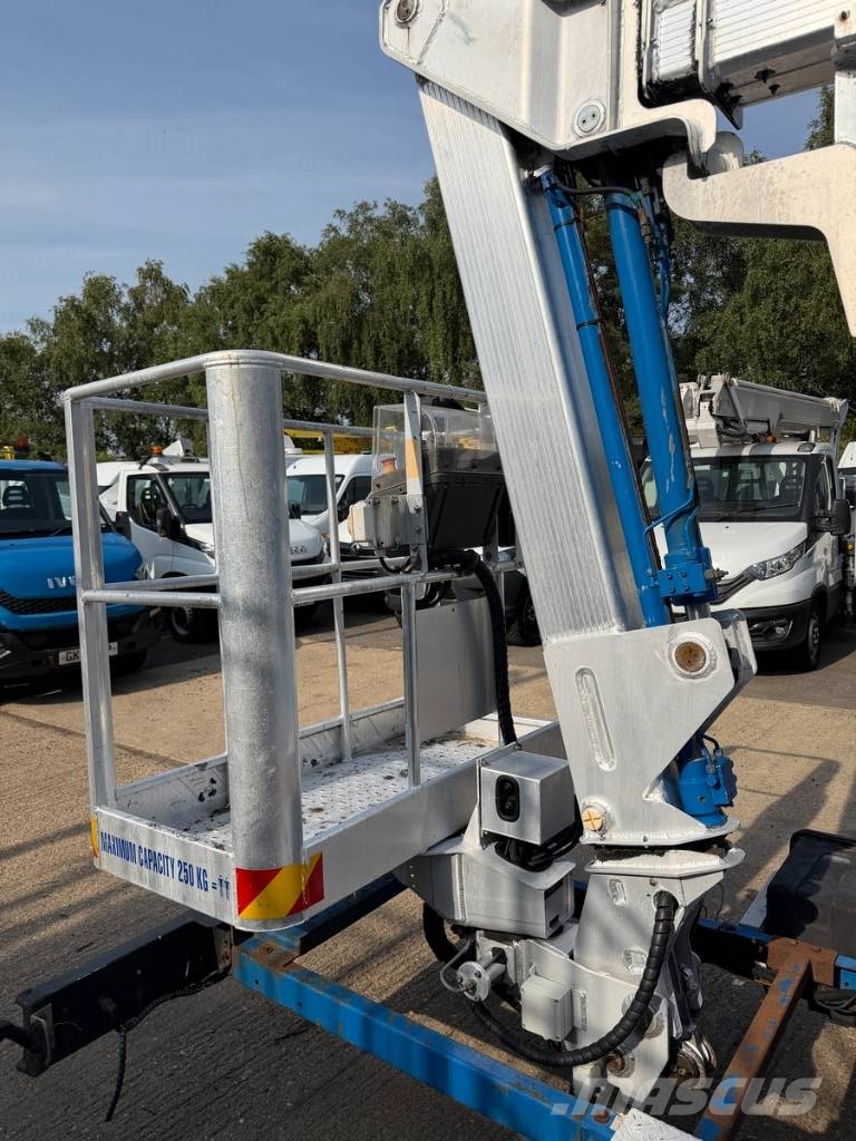Iveco Multitel MJ201 Plataformas sobre camión