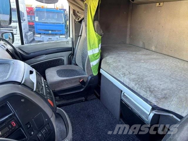 DAF XF 105.460 SPACECAB (ZF16 MANUAL GEARBOX / EURO 5 Sattelzugmaschinen