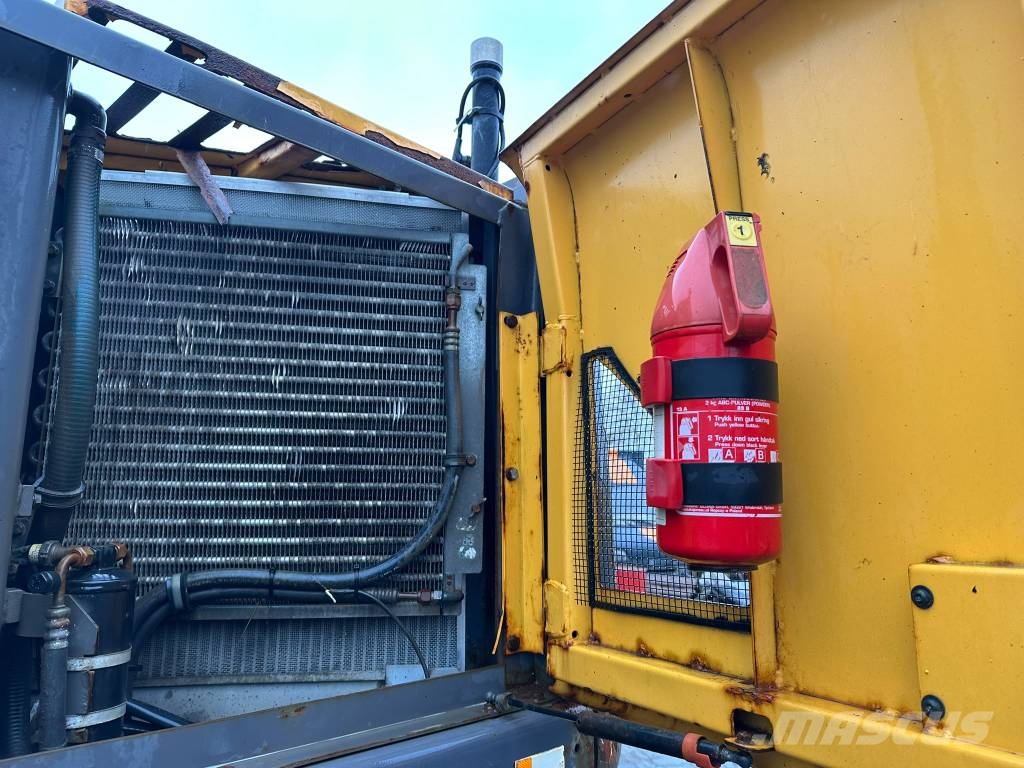 Volvo EW180B Колёсные экскаваторы
