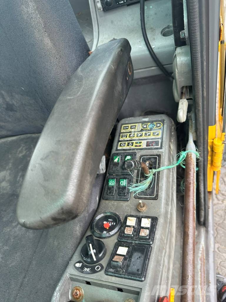 Volvo EW180B Колёсные экскаваторы