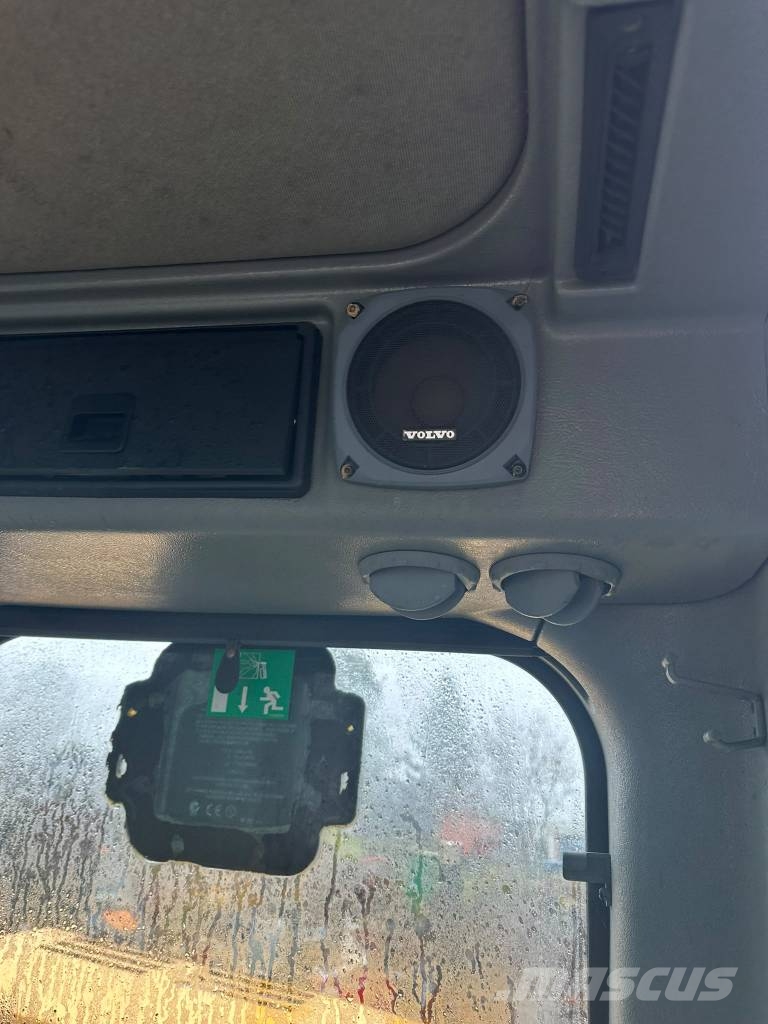 Volvo EW180B Колёсные экскаваторы