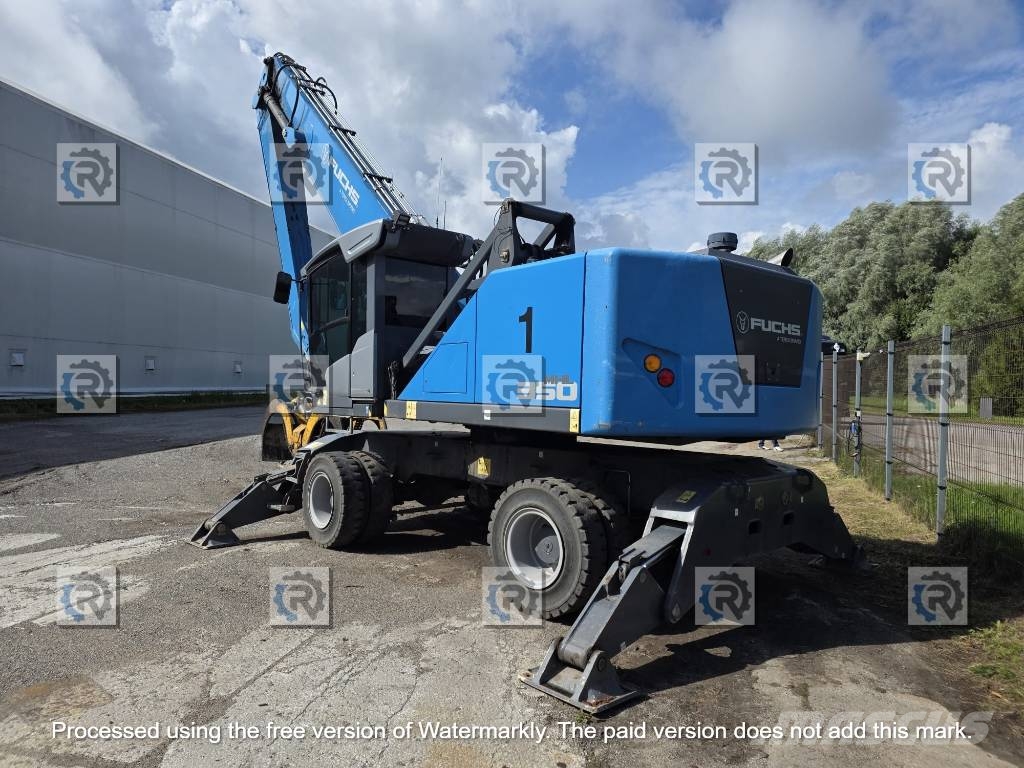 Fuchs MHL 350  S5 Grúas de puerto