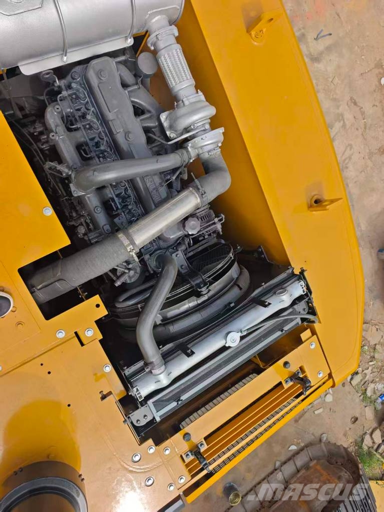 XCMG XE 215 DA Midi bagri 7t – 12t