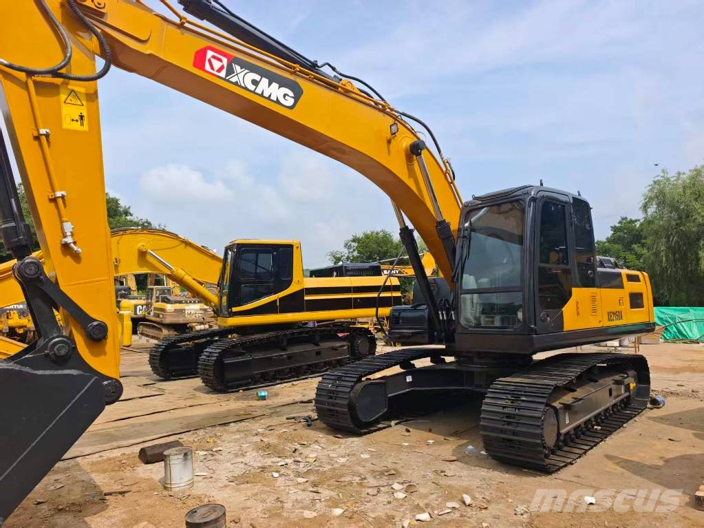 XCMG XE 215 DA Midi bagri 7t – 12t