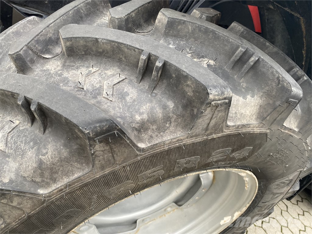 Case IH Farmall 85 C Traktorid