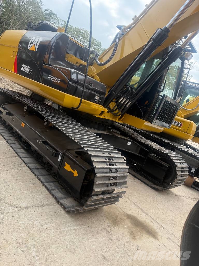 CAT 320 D2 - 28th Anniversary Promotion Price Crawler excavators