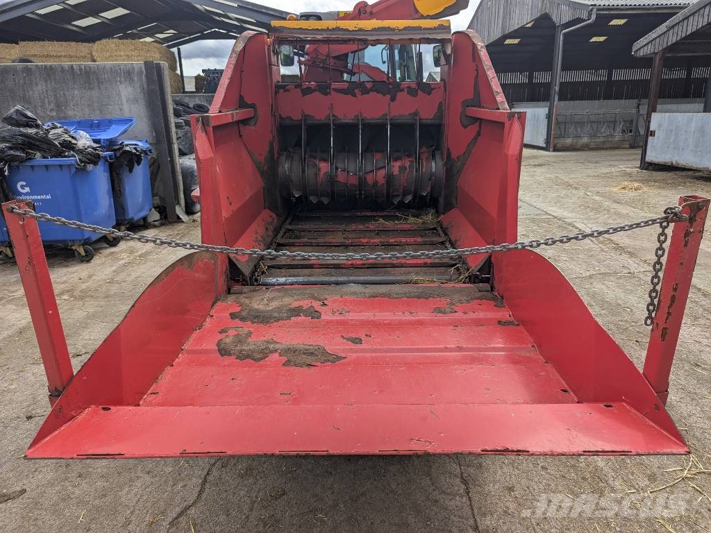 TEAGLE TOMAHAWK 8100 Futtermischwagen