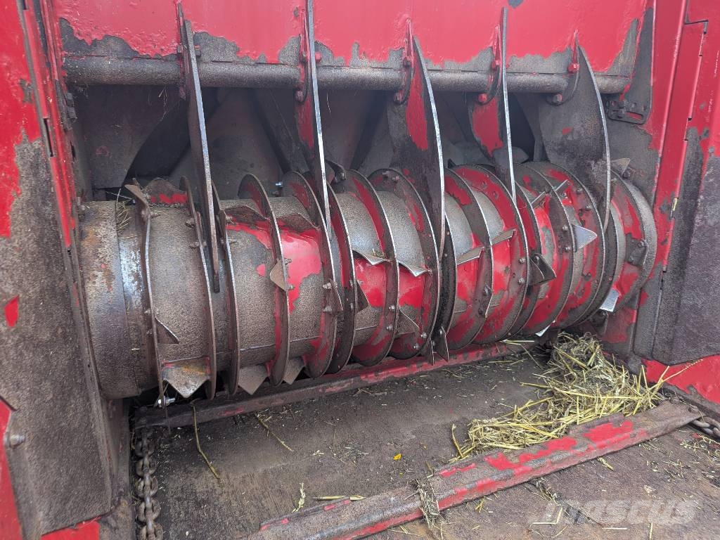 TEAGLE TOMAHAWK 8100 Futtermischwagen