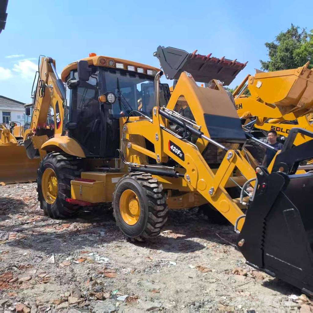 CAT 420 F Rovokopači