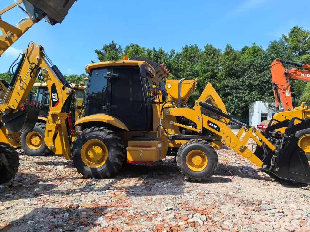 CAT 420 F Rovokopači