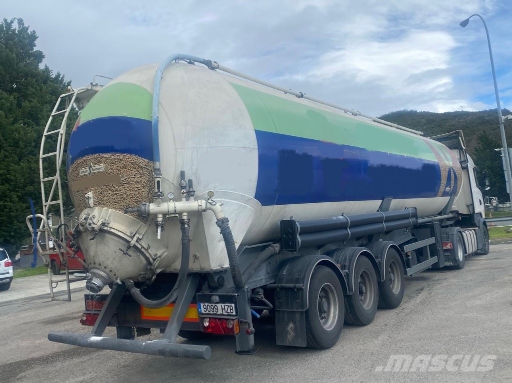 Spitzer SK2460CAL Tanktrailer