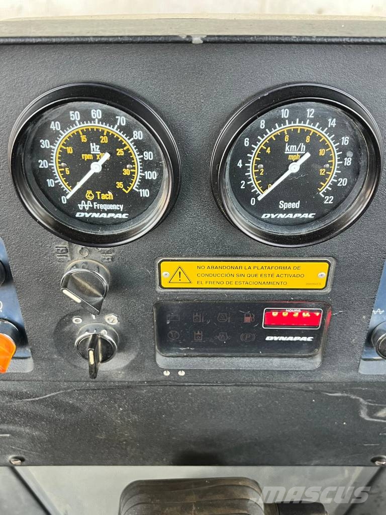 Dynapac CA 602 D ソイルコンパクター