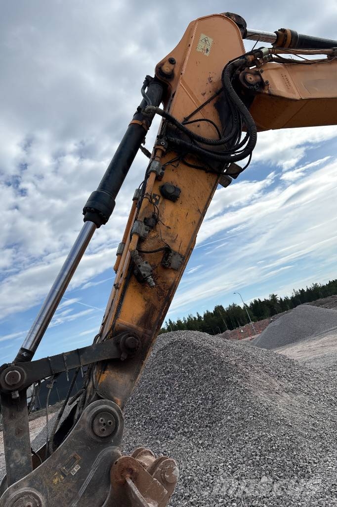Hyundai HX 260 HW Inkl 3 skopor Bandgrävare