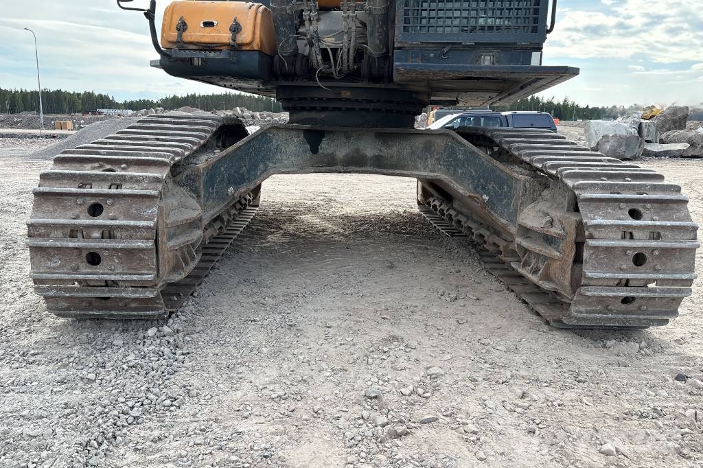 Hyundai HX 260 HW Inkl 3 skopor Bandgrävare