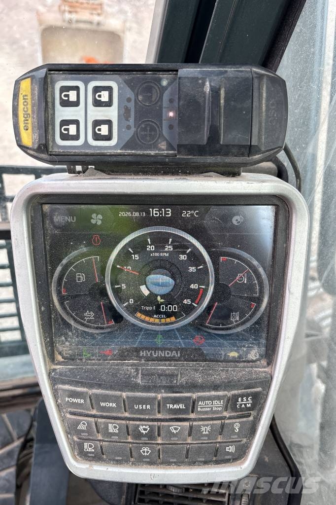 Hyundai HX 260 HW Inkl 3 skopor Bandgrävare