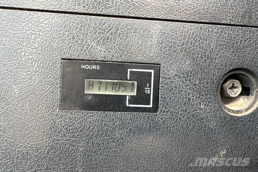 Hyundai HX 260 HW Inkl 3 skopor Bandgrävare
