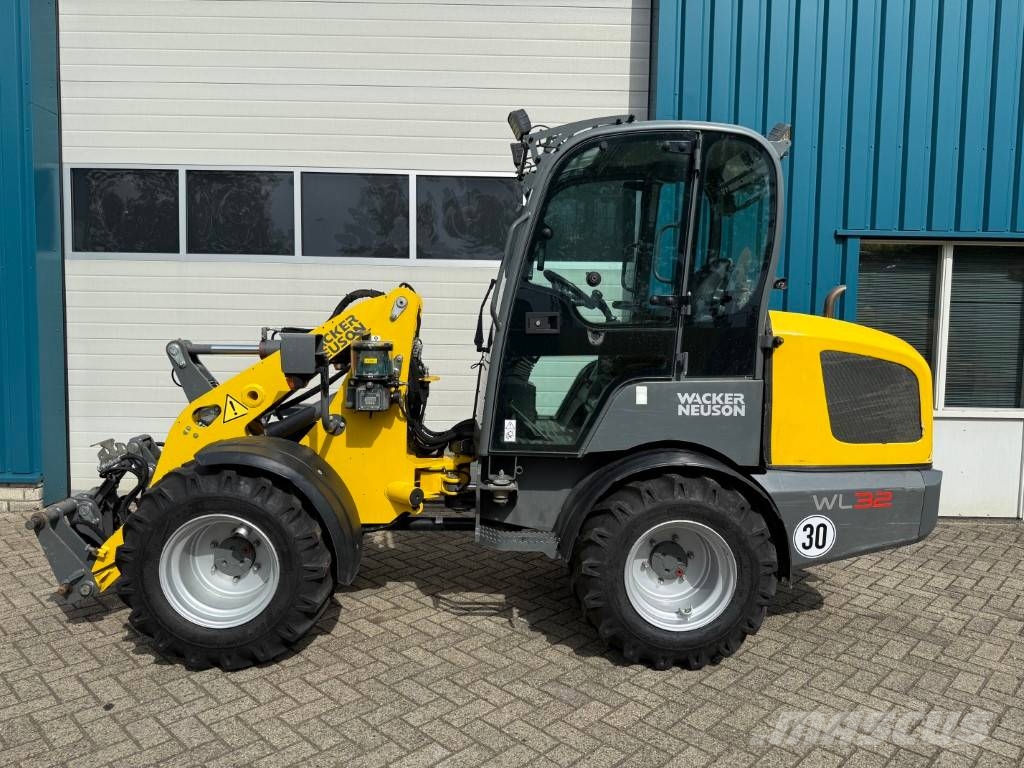Wacker WL32 Incarcator pe pneuri