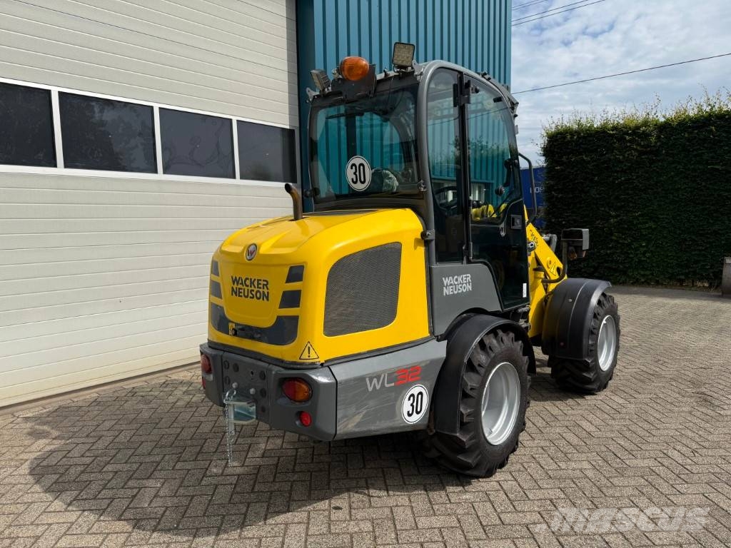 Wacker WL32 Incarcator pe pneuri