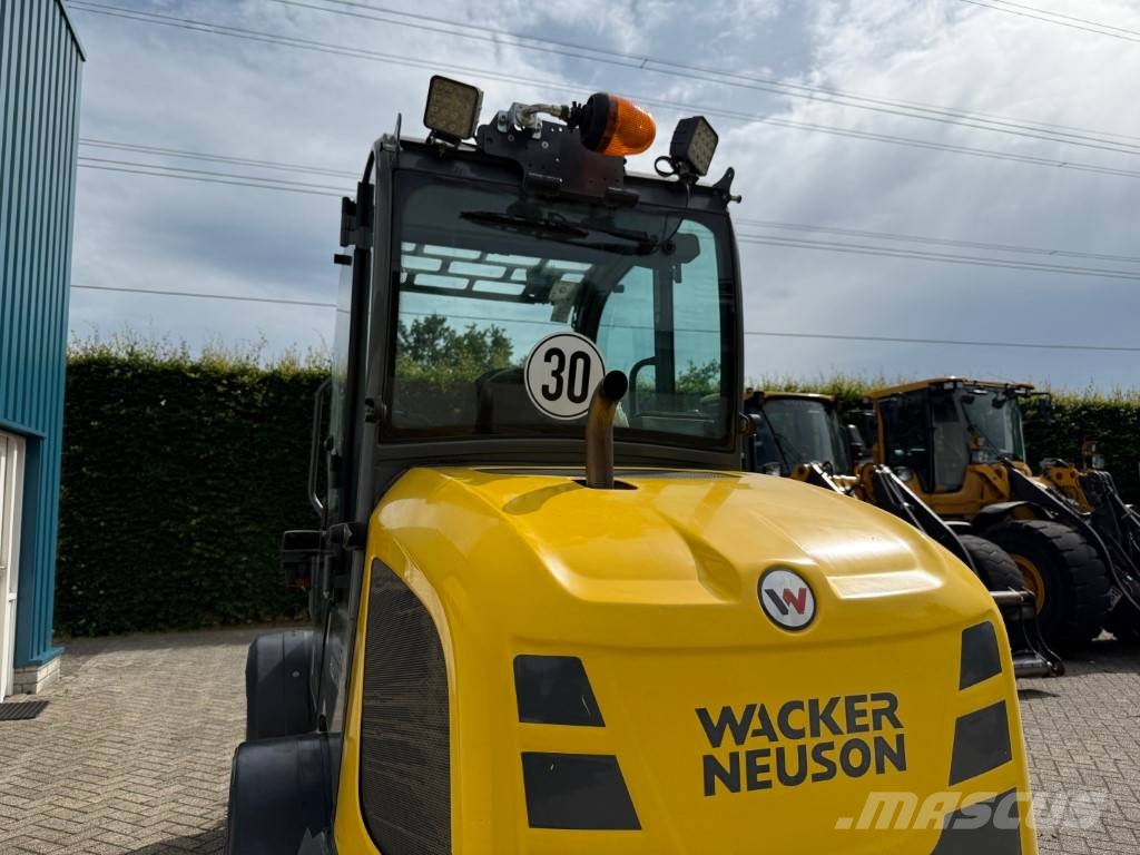 Wacker WL32 Incarcator pe pneuri