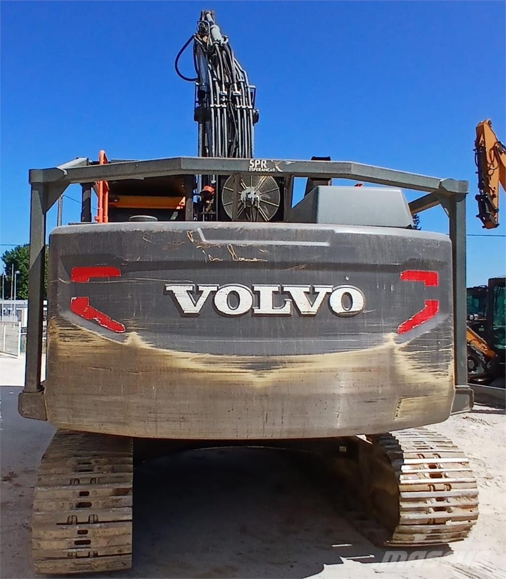 Volvo EC220 حفارات زحافة