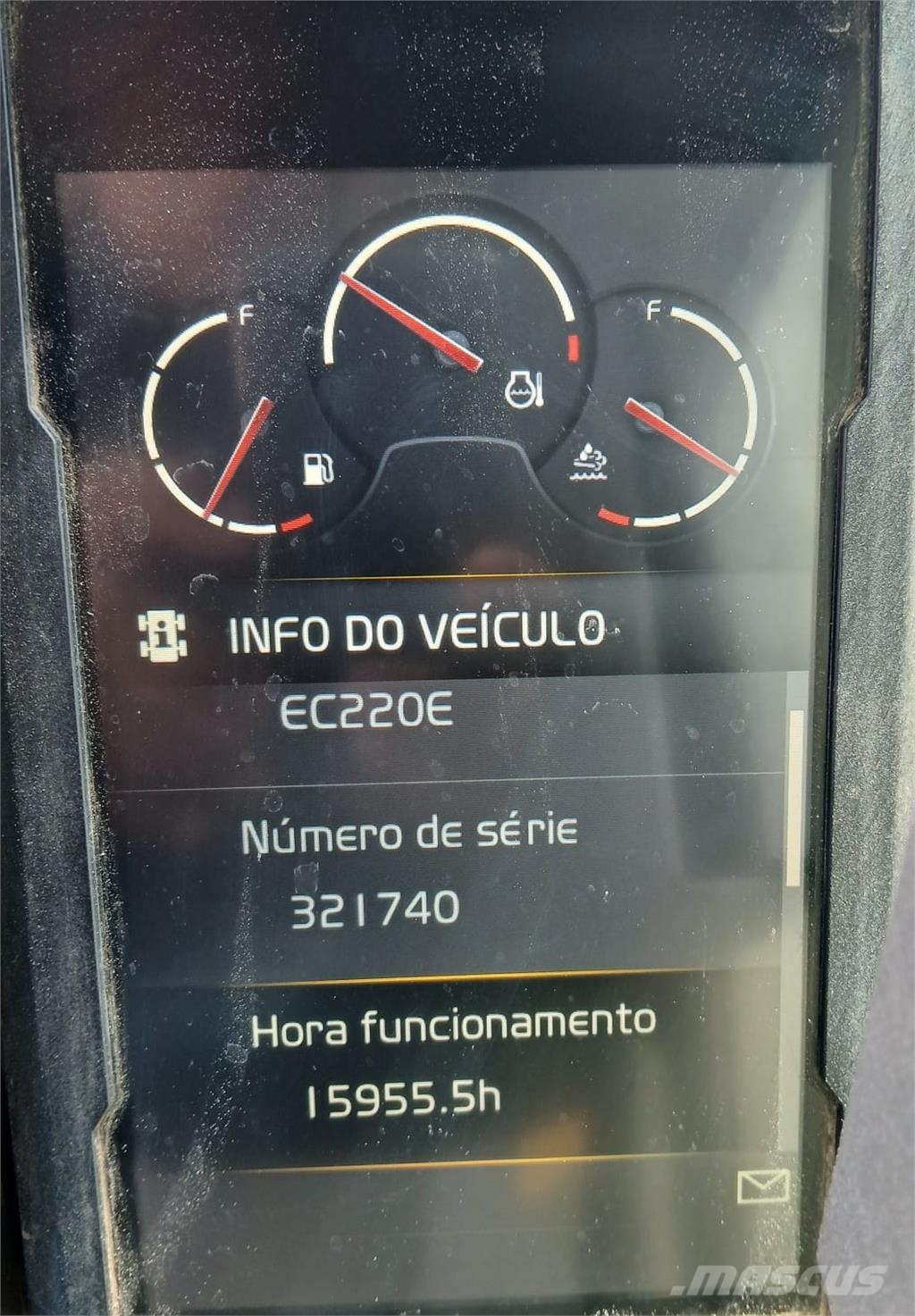 Volvo EC220 حفارات زحافة