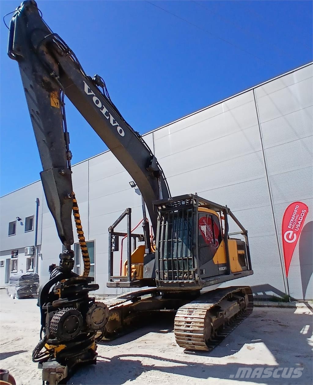 Volvo EC220 حفارات زحافة