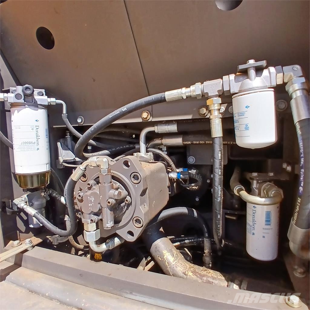 Volvo EC220 حفارات زحافة
