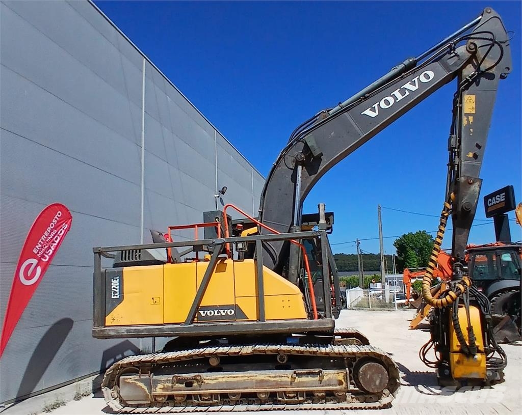 Volvo EC220 حفارات زحافة