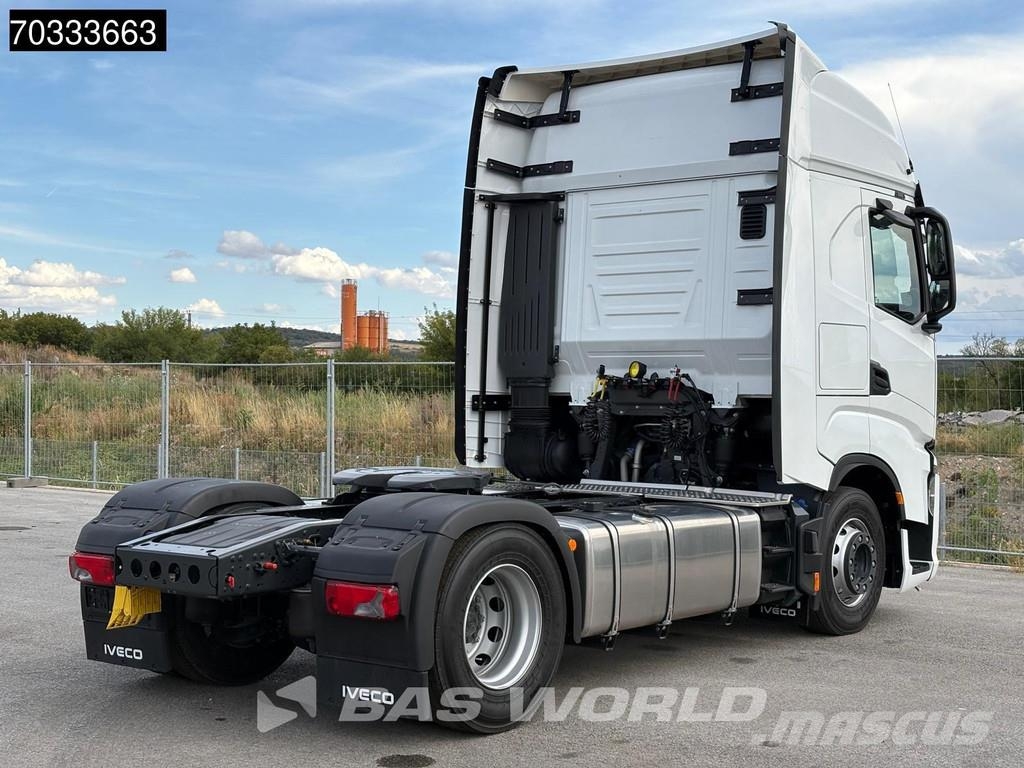 Iveco S-Way 500 4X2 NEW! Retarder 2x tanks Standklima AC Sattelzugmaschinen