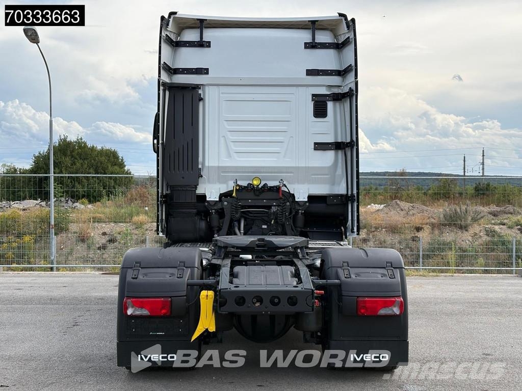 Iveco S-Way 500 4X2 NEW! Retarder 2x tanks Standklima AC Sattelzugmaschinen