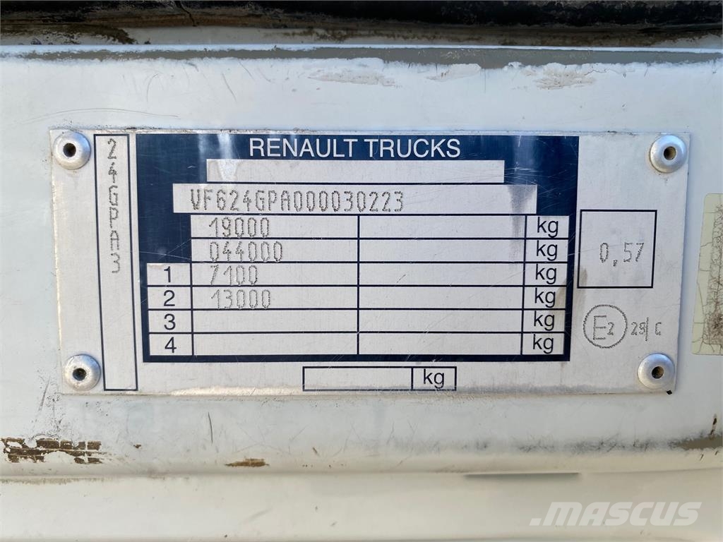 Renault Premium VIN 223 وحدات الجر