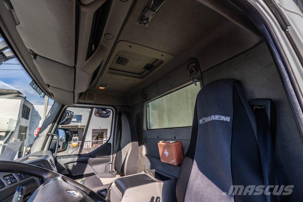 Renault PREMIUM 340 DXI // HAYON DHOLLANDIA Camiones caja cerrada