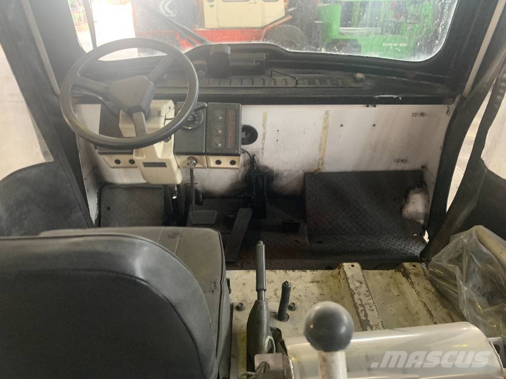 Nissan ET02A200 V-2211 EO Airport equipment