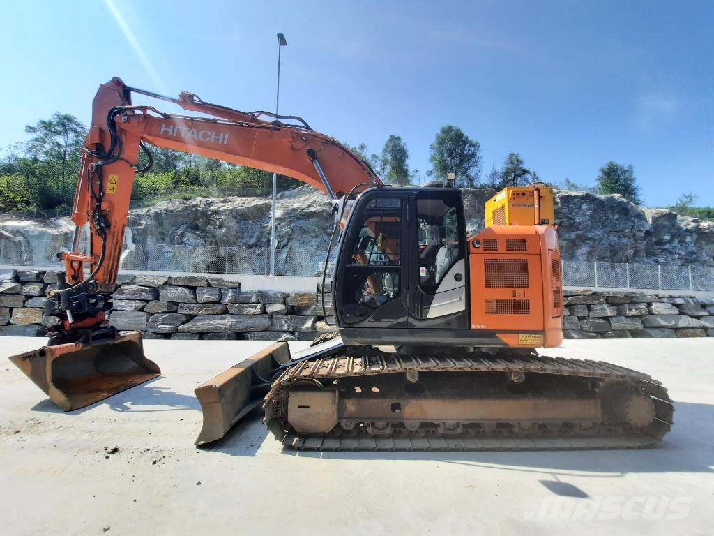 Hitachi ZX225USLC-6 Blade Crawler excavators