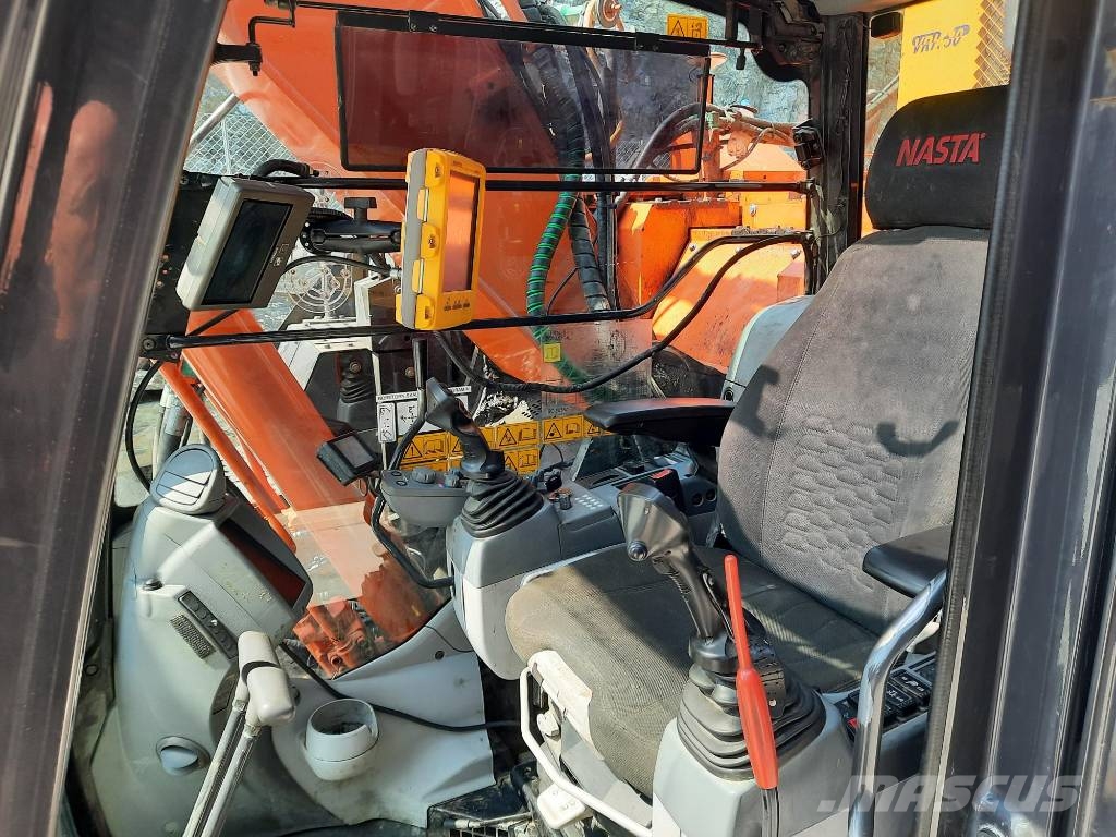 Hitachi ZX225USLC-6 Blade Crawler excavators