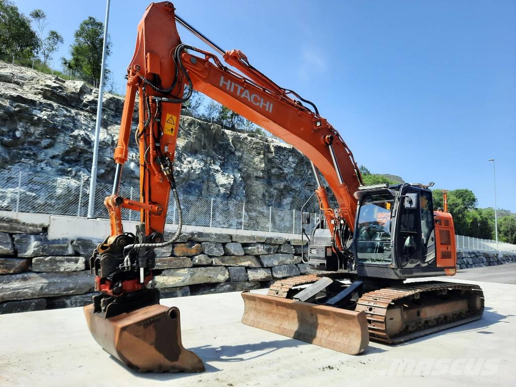 Hitachi ZX225USLC-6 Blade Crawler excavators