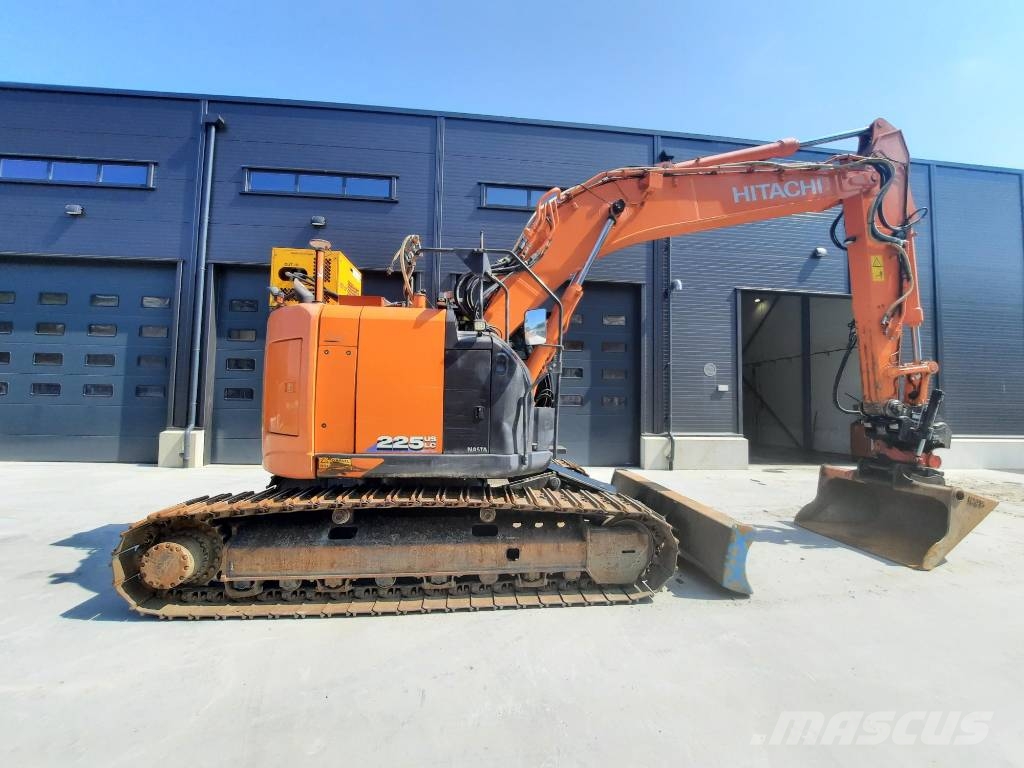 Hitachi ZX225USLC-6 Blade Crawler excavators