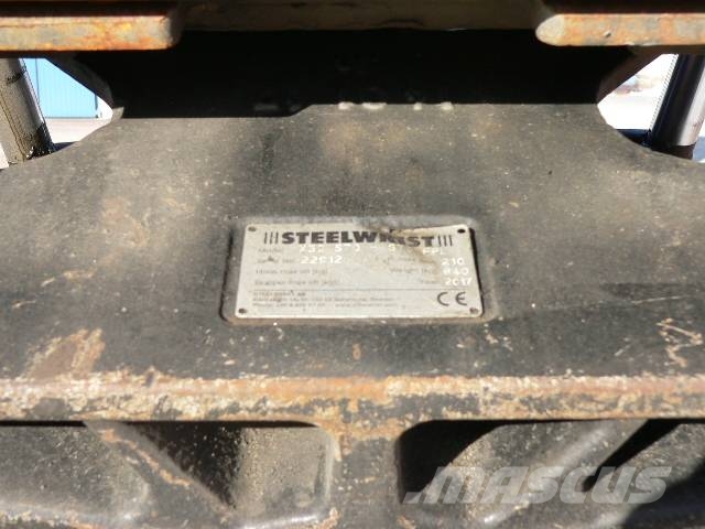 Volvo EC 300 EL Roomikekskavaatorid