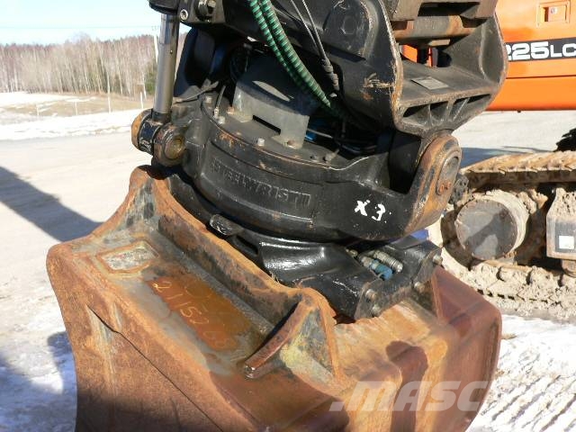Volvo EC 300 EL Roomikekskavaatorid