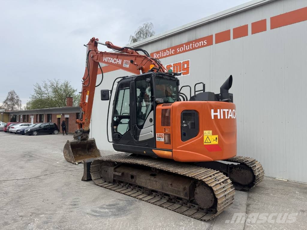 Hitachi ZX 135 US-6 حفارات زحافة