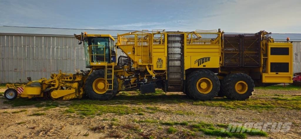 Ropa Tiger Beet harvesters