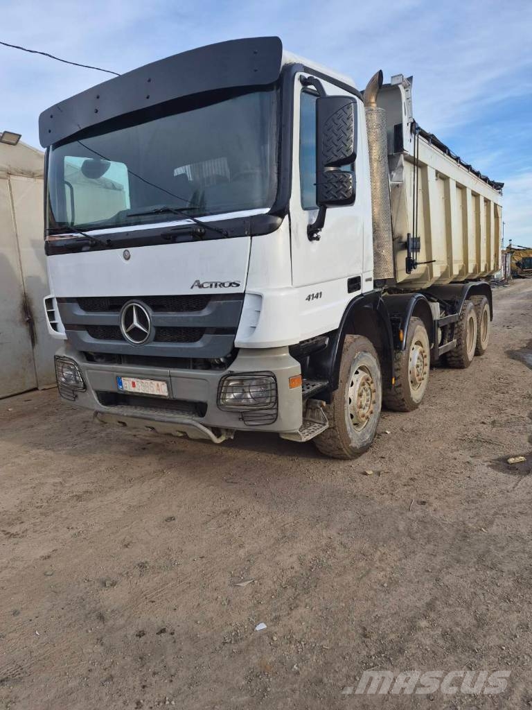 Actros 4141K8x4/4 Skříňová nástavba
