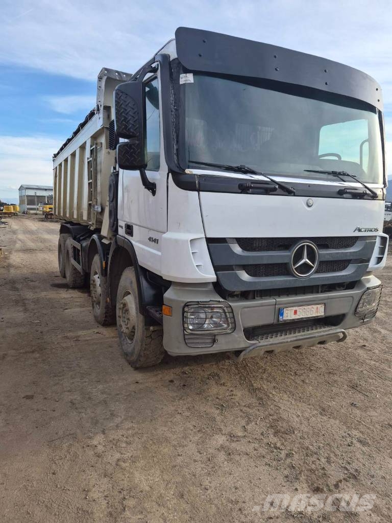Actros 4141K8x4/4 Skříňová nástavba