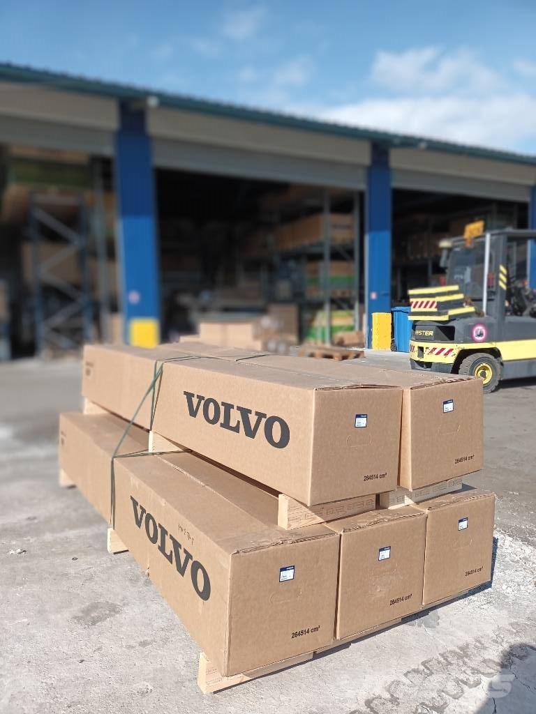 Volvo UNDERRUN GUARD 84210166 底盘和悬架