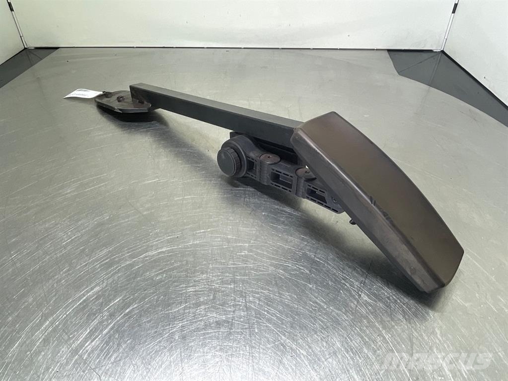 Liebherr L524-93014454-Arm rest right/Armlehne rechts Kabíny a interiér