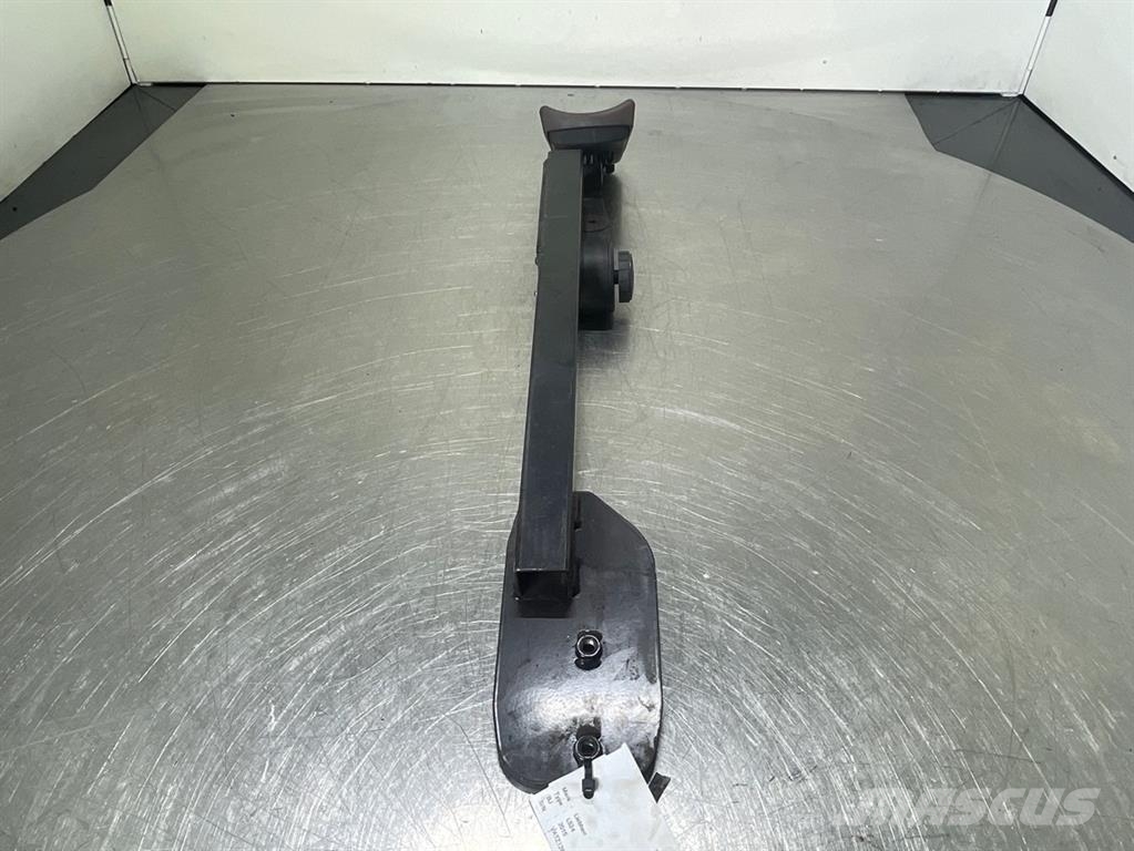 Liebherr L524-93014454-Arm rest right/Armlehne rechts Kabíny a interiér