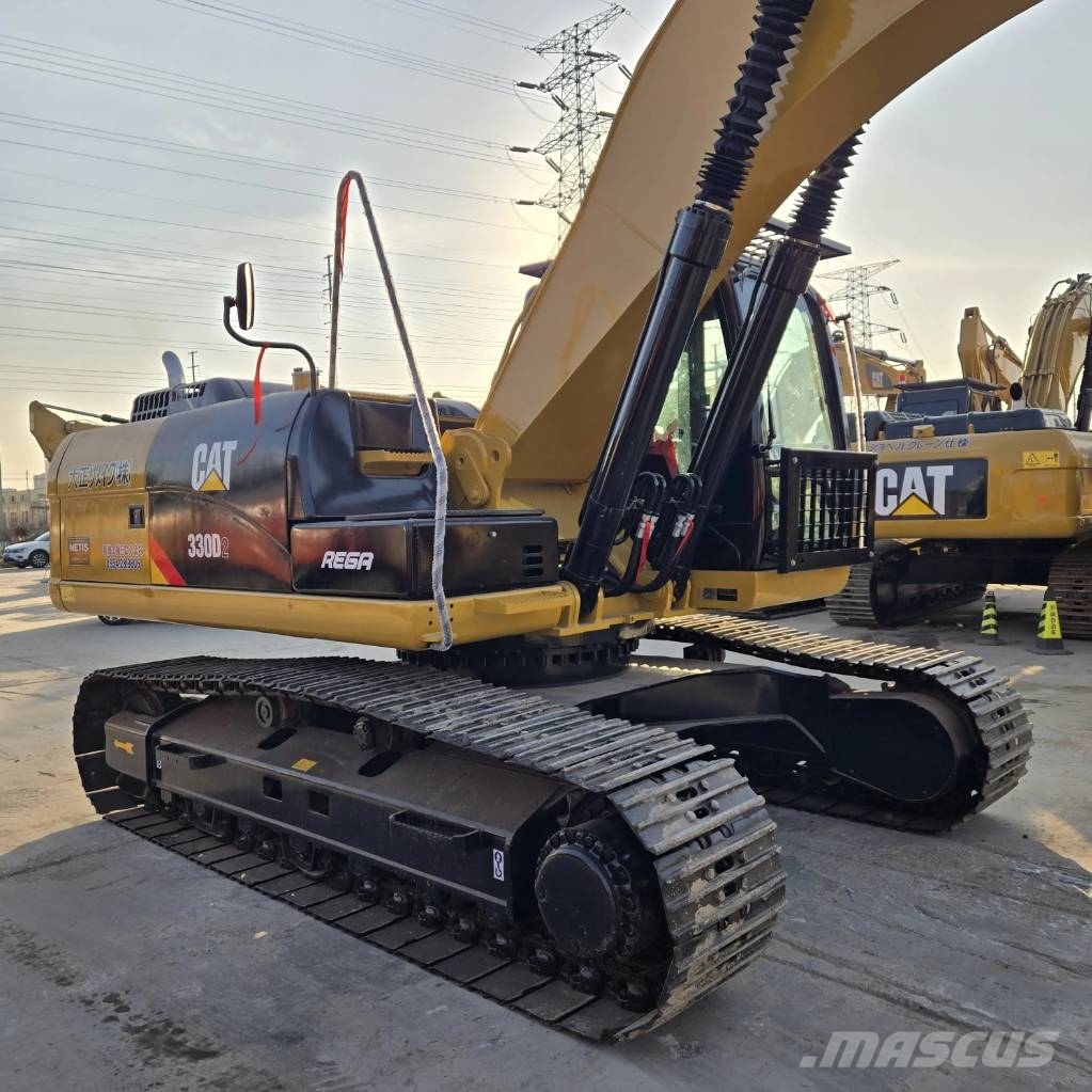 CAT 330 D2 Escavadeiras Midi 7t - 12t