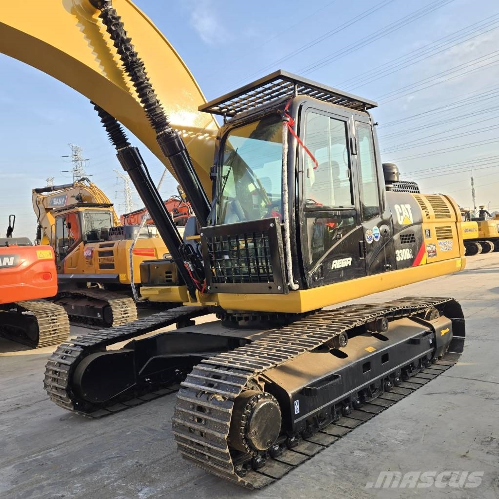 CAT 330 D2 Escavadeiras Midi 7t - 12t