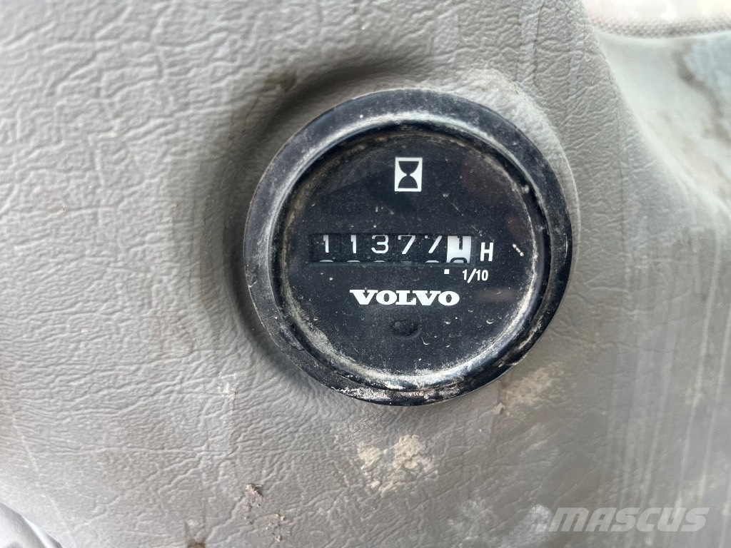 Volvo EW 140 D / Pyörittäjä, Rasvari, Lämmitin Колесни екскаватори
