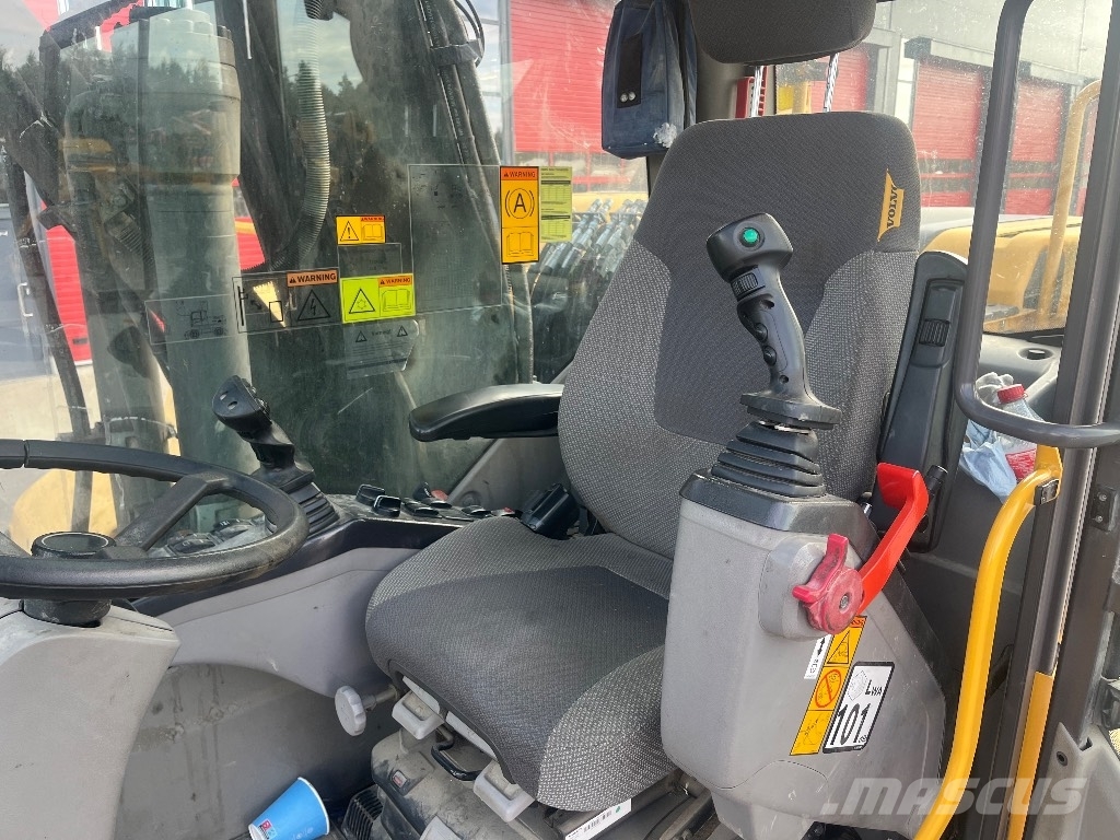 Volvo EW 140 D / Pyörittäjä, Rasvari, Lämmitin Колесни екскаватори